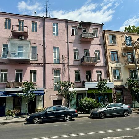 Guesthouses Opera Jerevan Eksteriør bilde