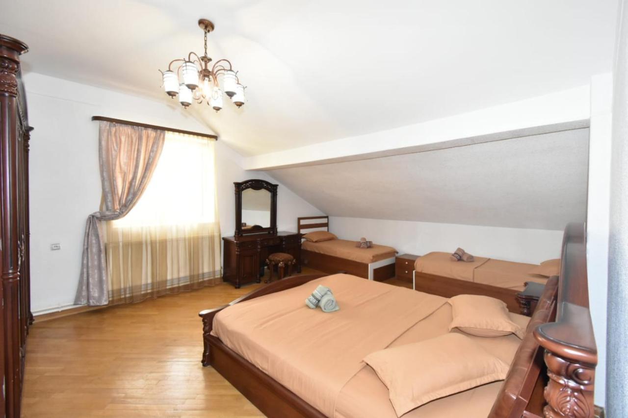 Guesthouses Opera Jerevan Eksteriør bilde