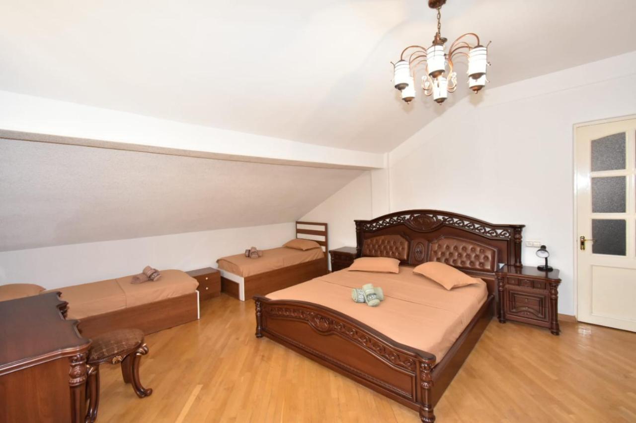 Guesthouses Opera Jerevan Eksteriør bilde