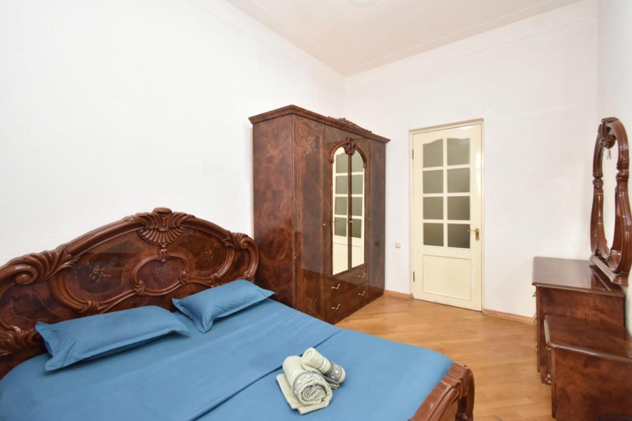 Guesthouses Opera Jerevan Eksteriør bilde