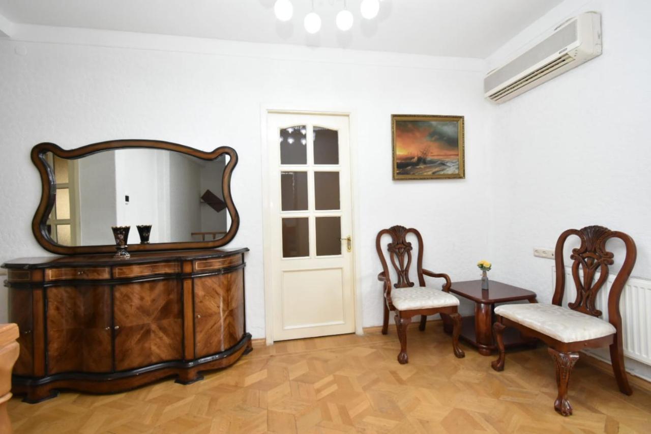 Guesthouses Opera Jerevan Eksteriør bilde