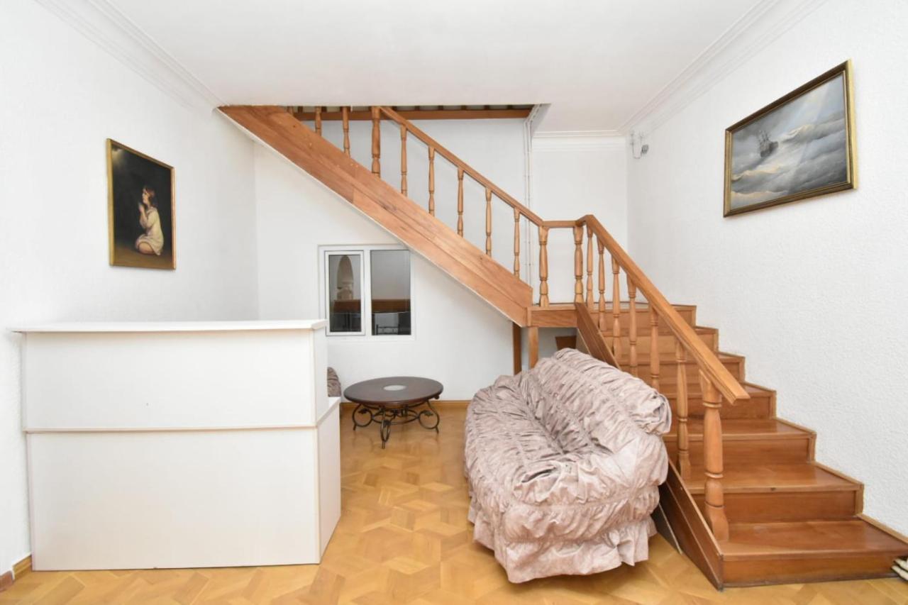 Guesthouses Opera Jerevan Eksteriør bilde