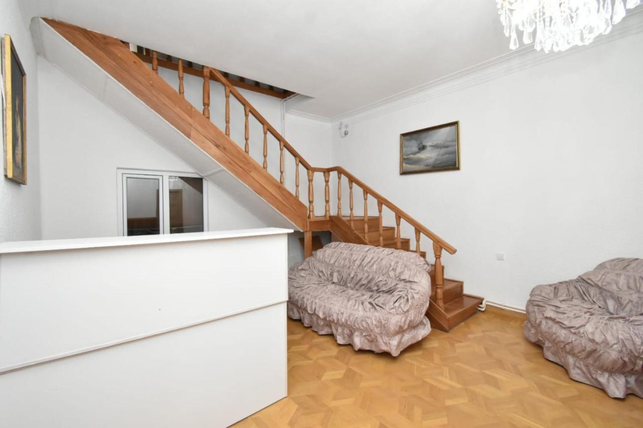 Guesthouses Opera Jerevan Eksteriør bilde