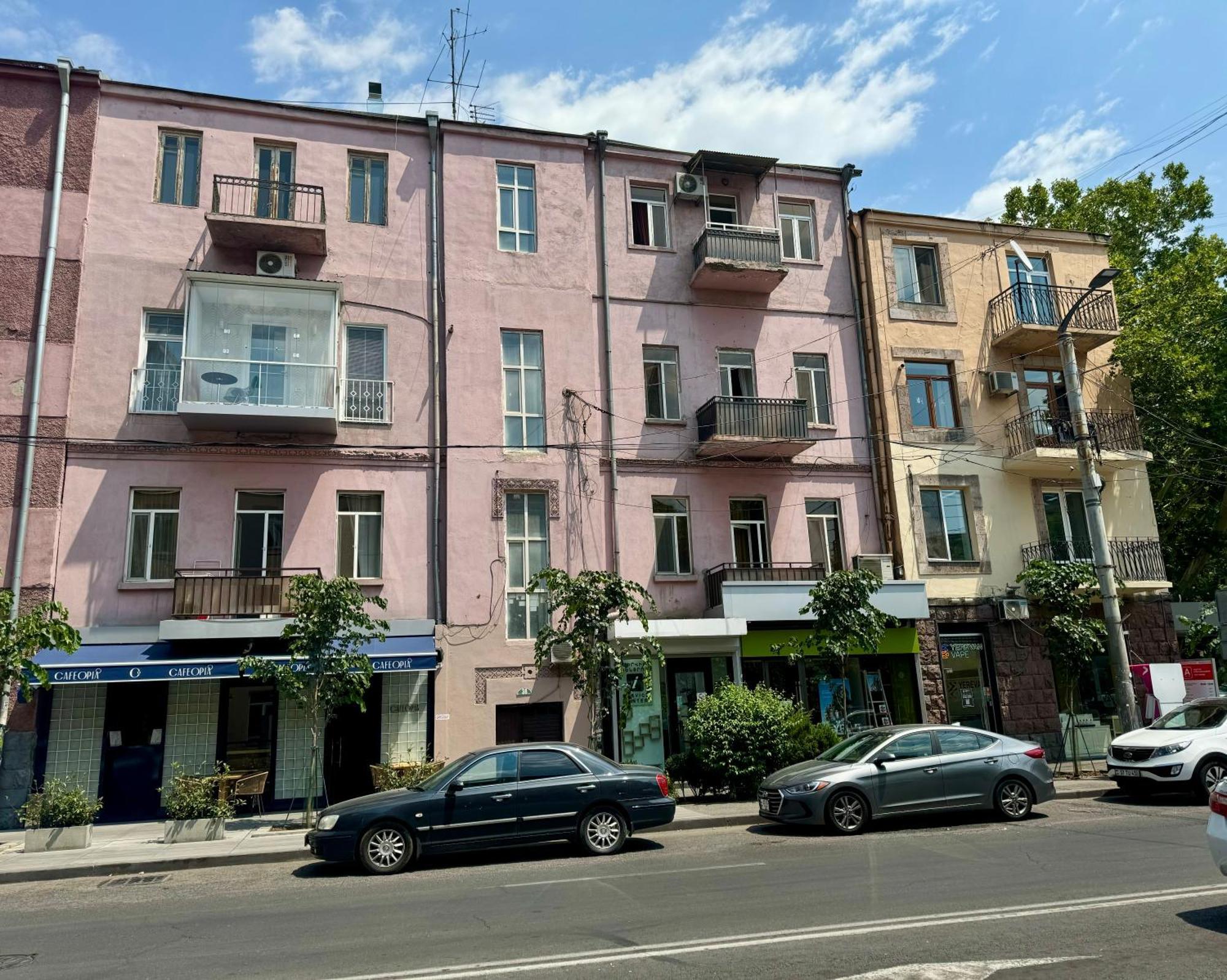 Guesthouses Opera Jerevan Eksteriør bilde